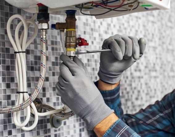 Img Metier De Plombier Fonctions Formations Et Salaire 800x445 1